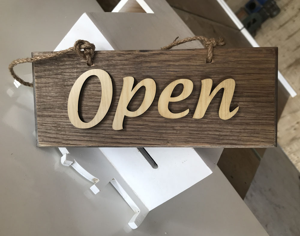 bảng hiệu nhỏ đẹp