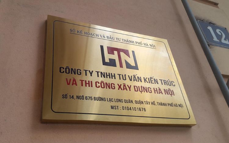 bảng tên công ty inox ăn mòn
