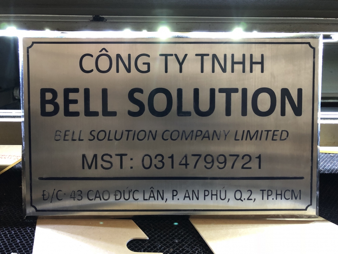 bảng tên công ty inox ăn mòn