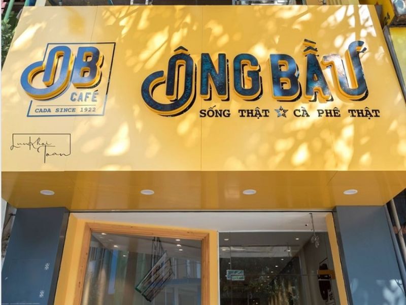 Bảng hiệu alu là loại bảng hiệu sử dụng tấm nhôm nhựa hợp kim làm vật liệu chính