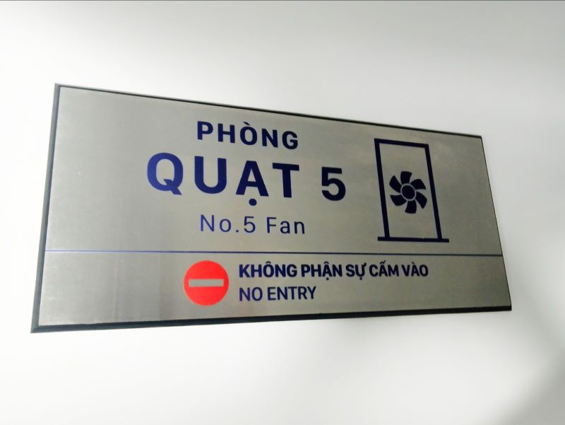 bảng hiệu công ty