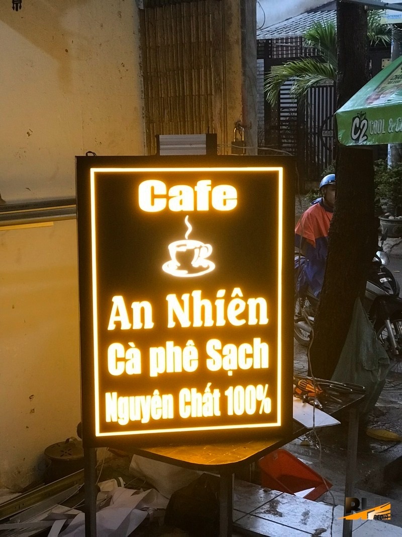 Nhược điểm của bảng hiệu quảng cáo đứng