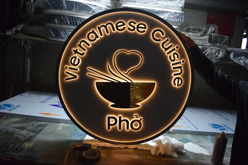 Các loại hiệu treo tường phổ biến