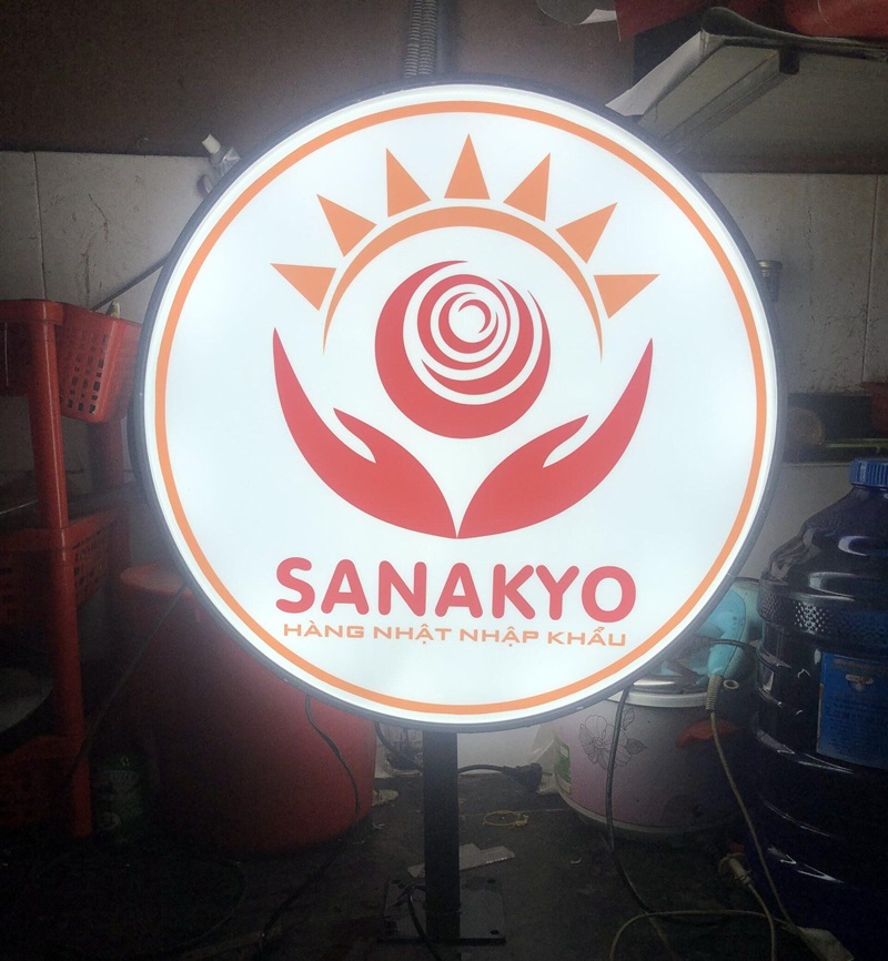 Các mẫu bảng hiệu tròn đẹp hiện nay