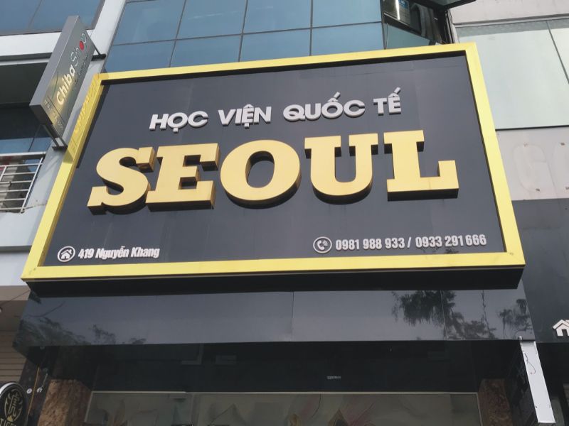 Chất liệu inox với bề mặt sáng bóng và khả năng chống ăn mòn cực tốt