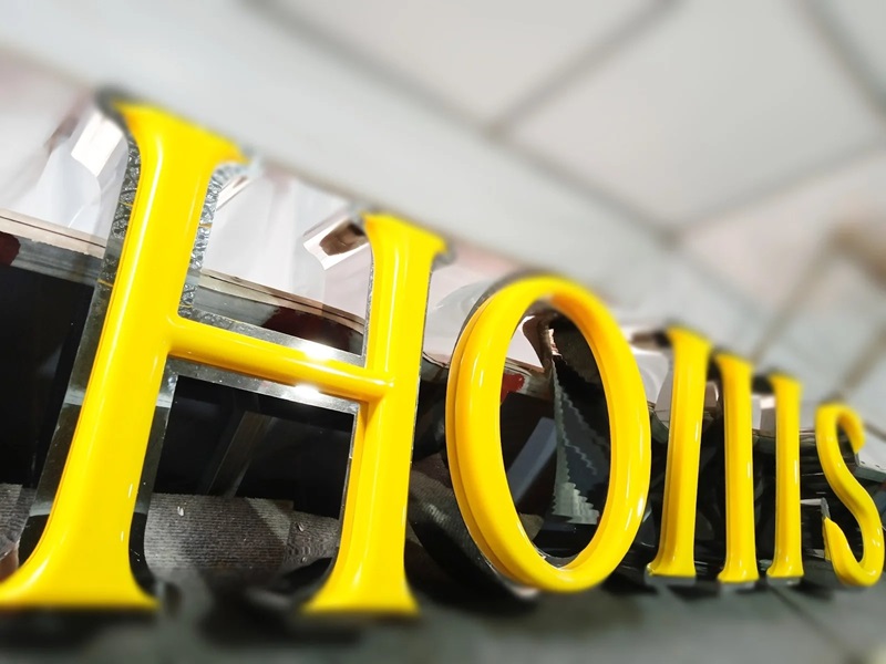 chữ mica hút nổi