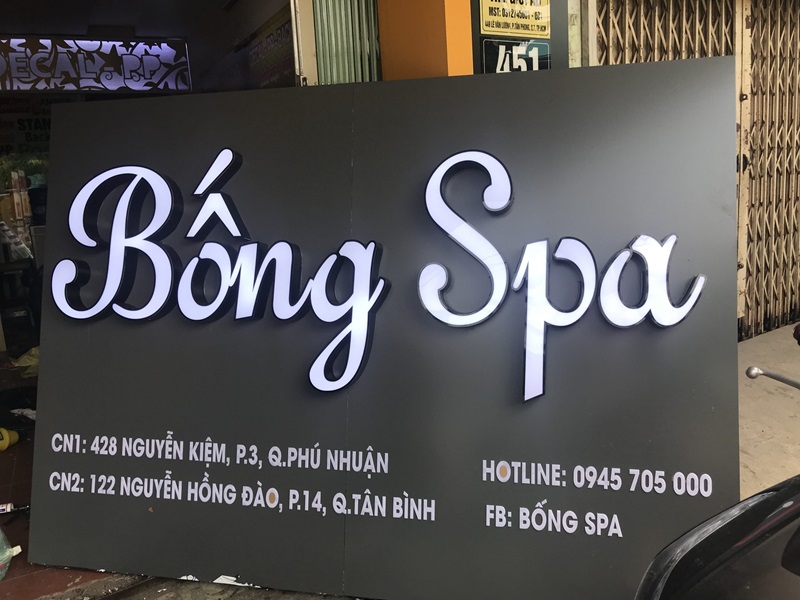 Tại sao nên làm bảng hiệu công ty bằng mica?