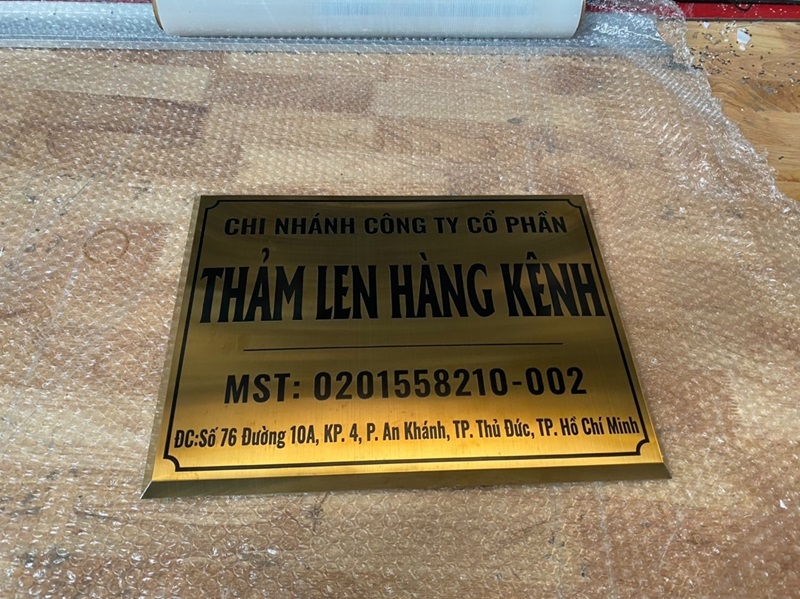 Vì sao chọn Nhôm Kính Trường Phát để làm bảng hiệu công ty mica TPHCM?